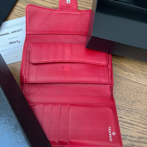 Chanel Red Quilted Wallet. - Picture 2 of 15